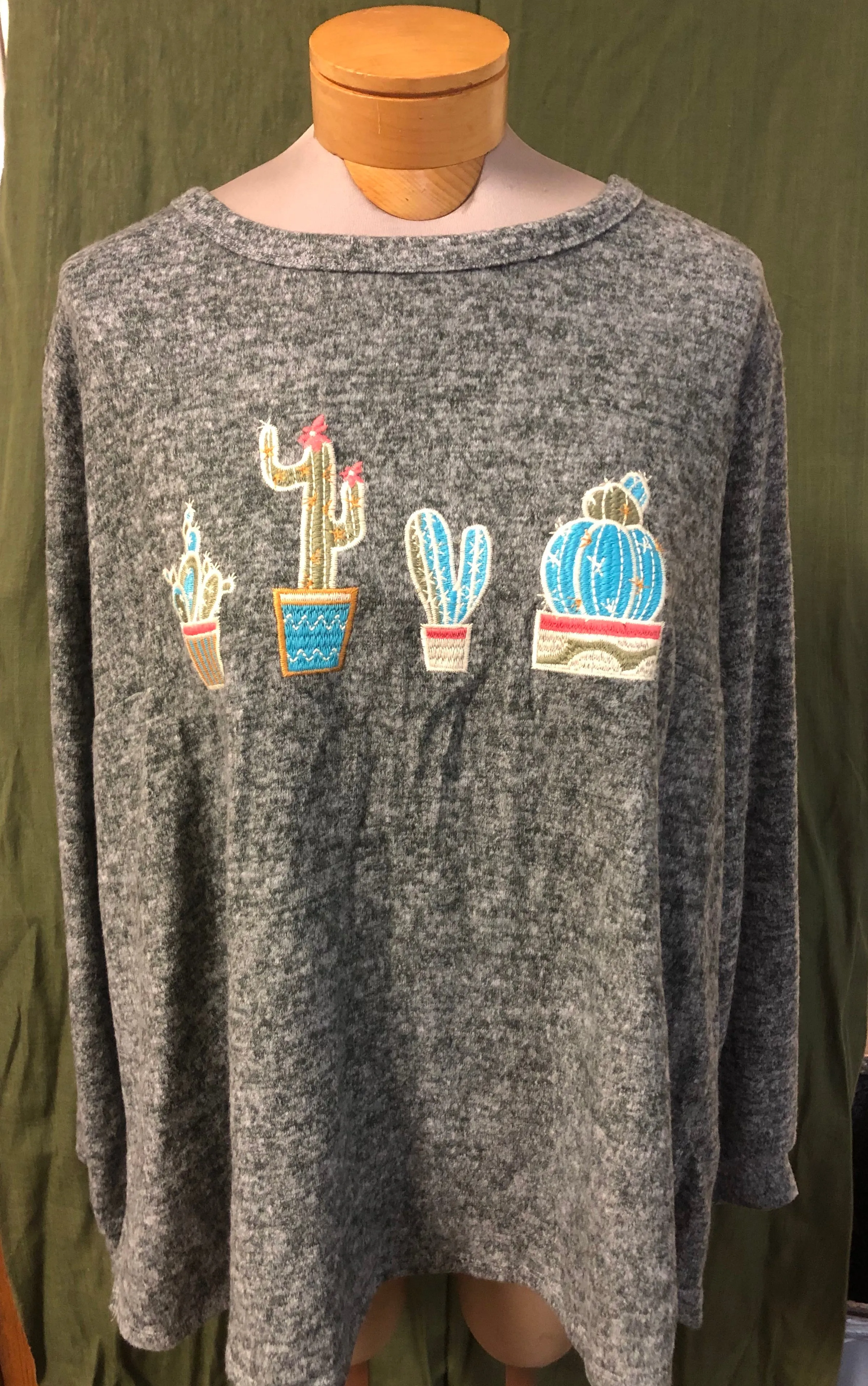 Andre fleece embroidered top with cactus.embroidery in plus size only, grey