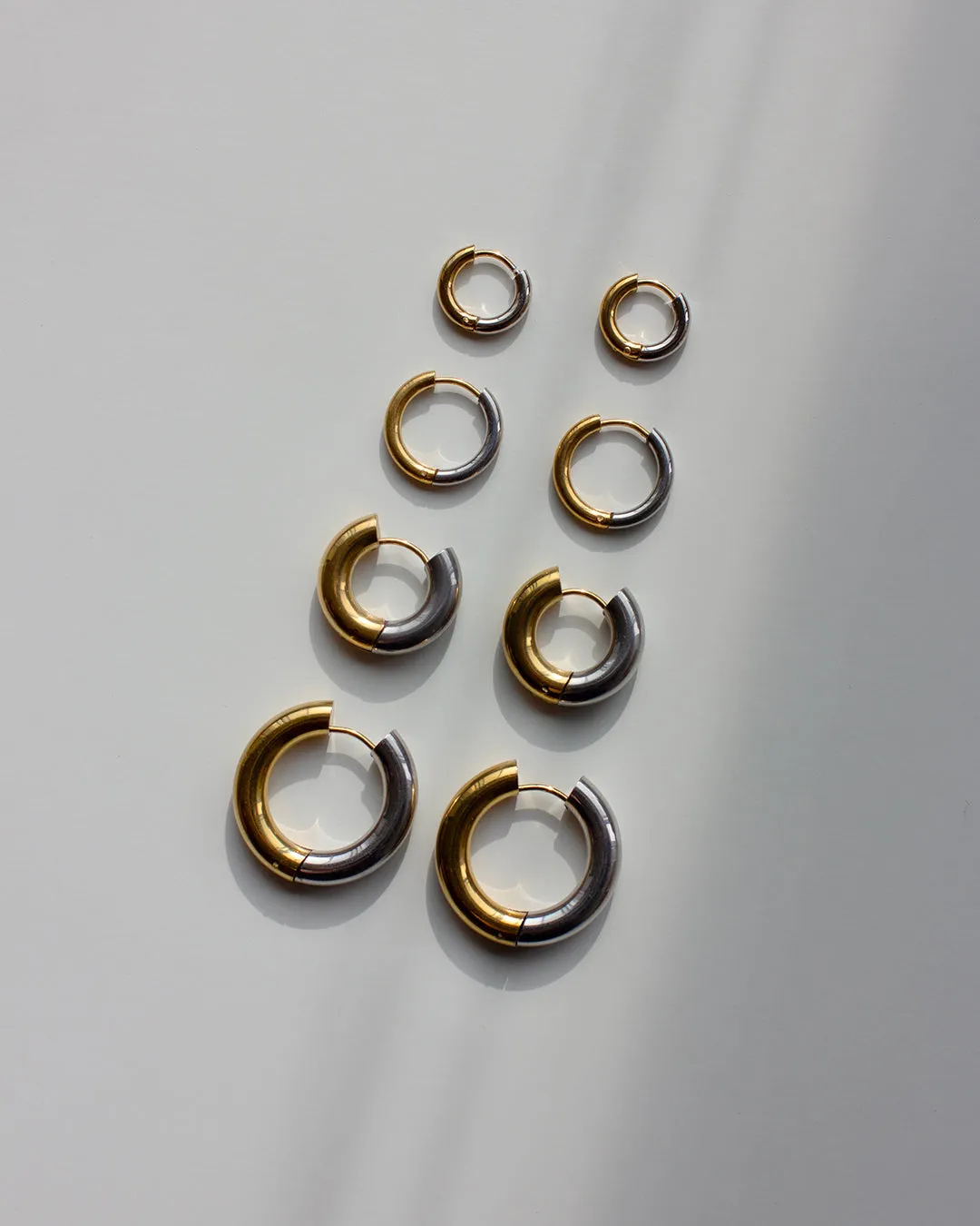 Hugues Two-Tone Hoop Earrings