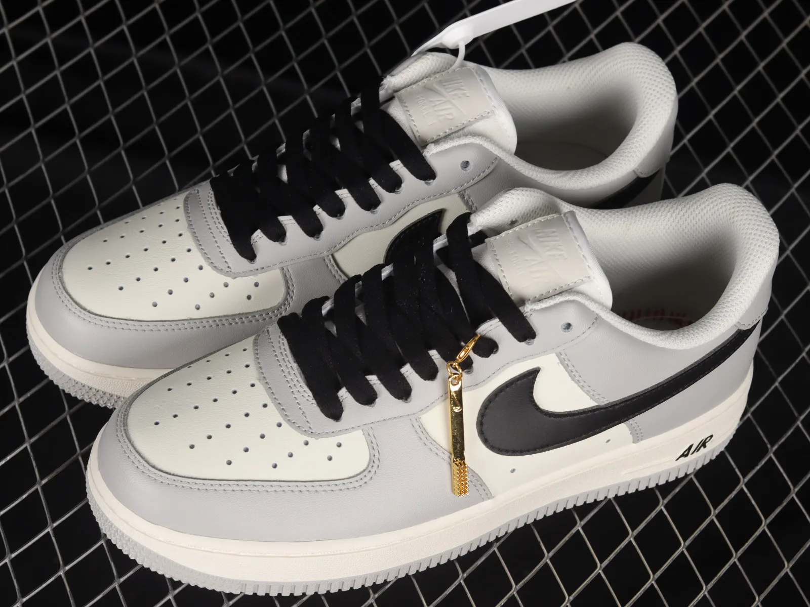 Nike Air Force 1 07 Low Soot White Grey Black Metallic Gold DO7417-991