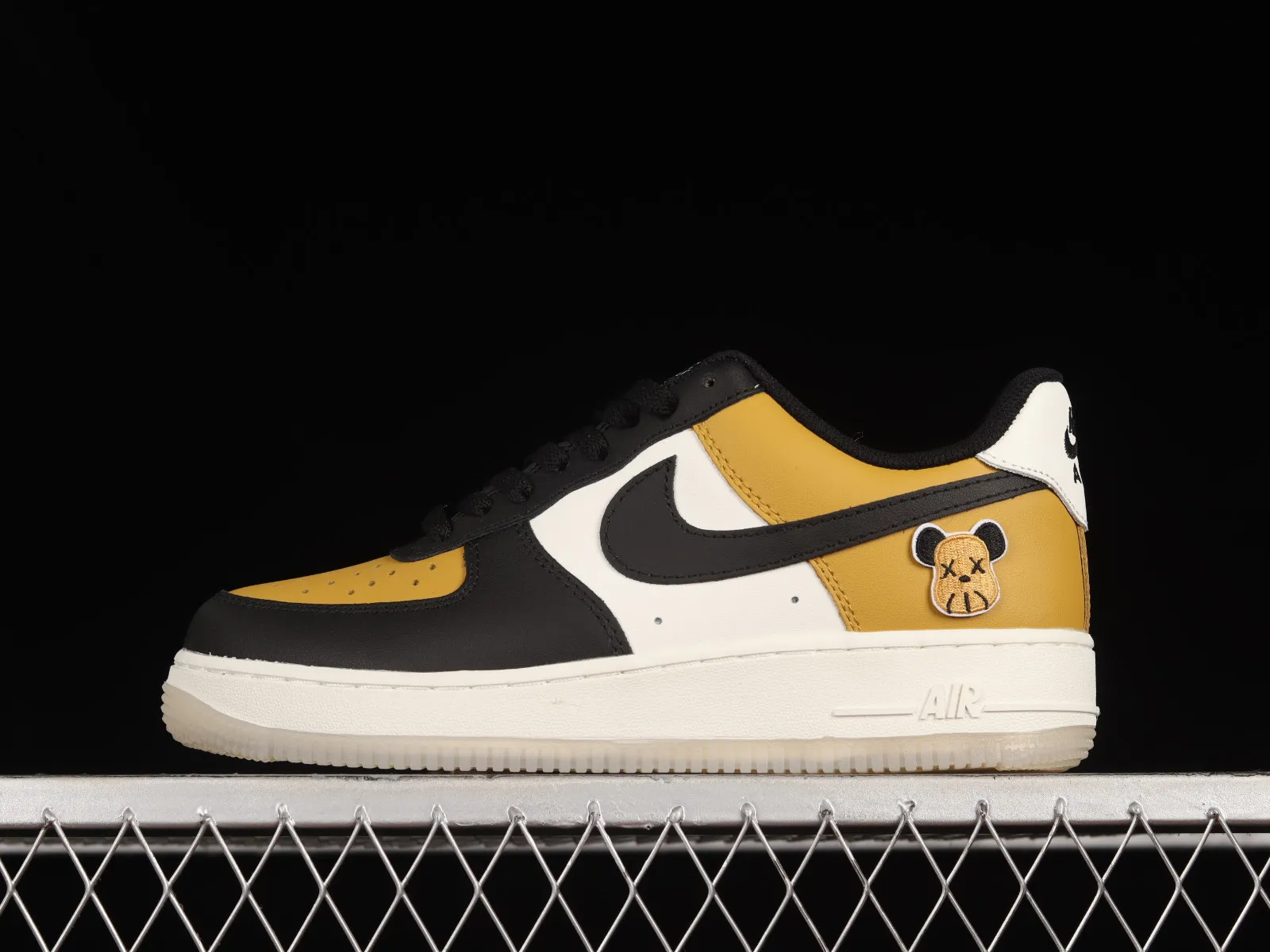 Nike Air Force 1 07 Low White Black Gold CJ8899-111