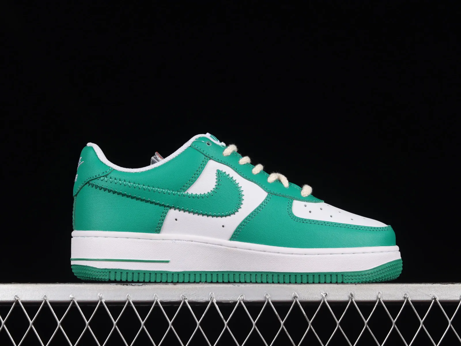 Nike Air Force 1 07 Low White Green DE0236-011