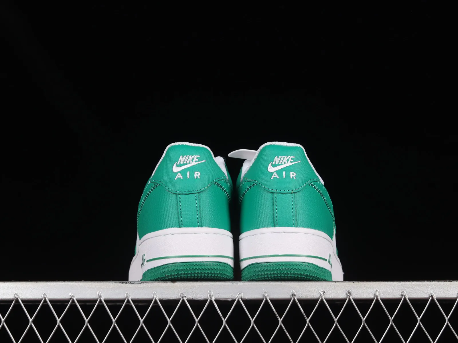 Nike Air Force 1 07 Low White Green DE0236-011