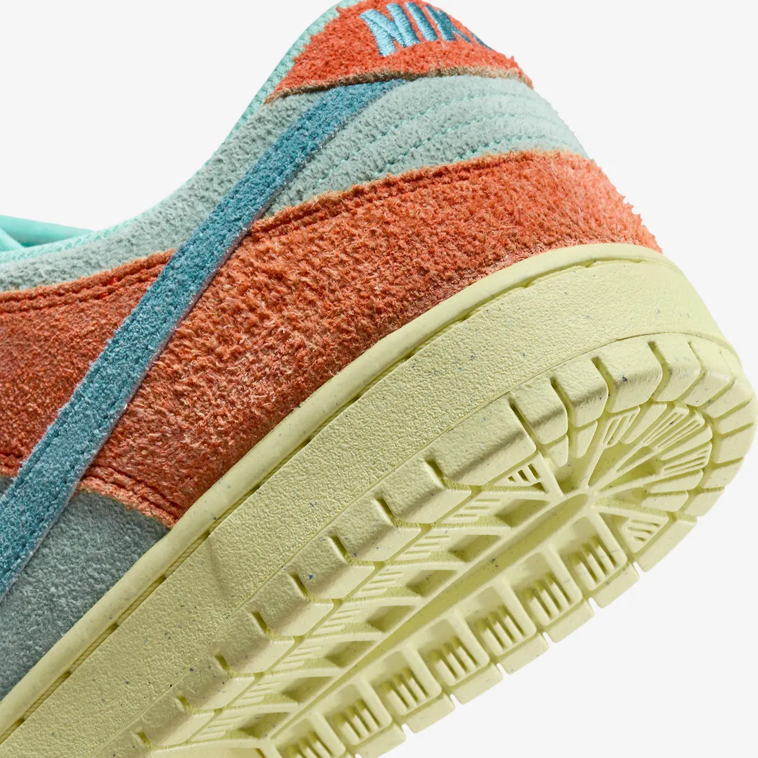 Nike SB Dunk Low Noise Aqua Orange Emerald Rise Lemon Chiffon DV5429-800