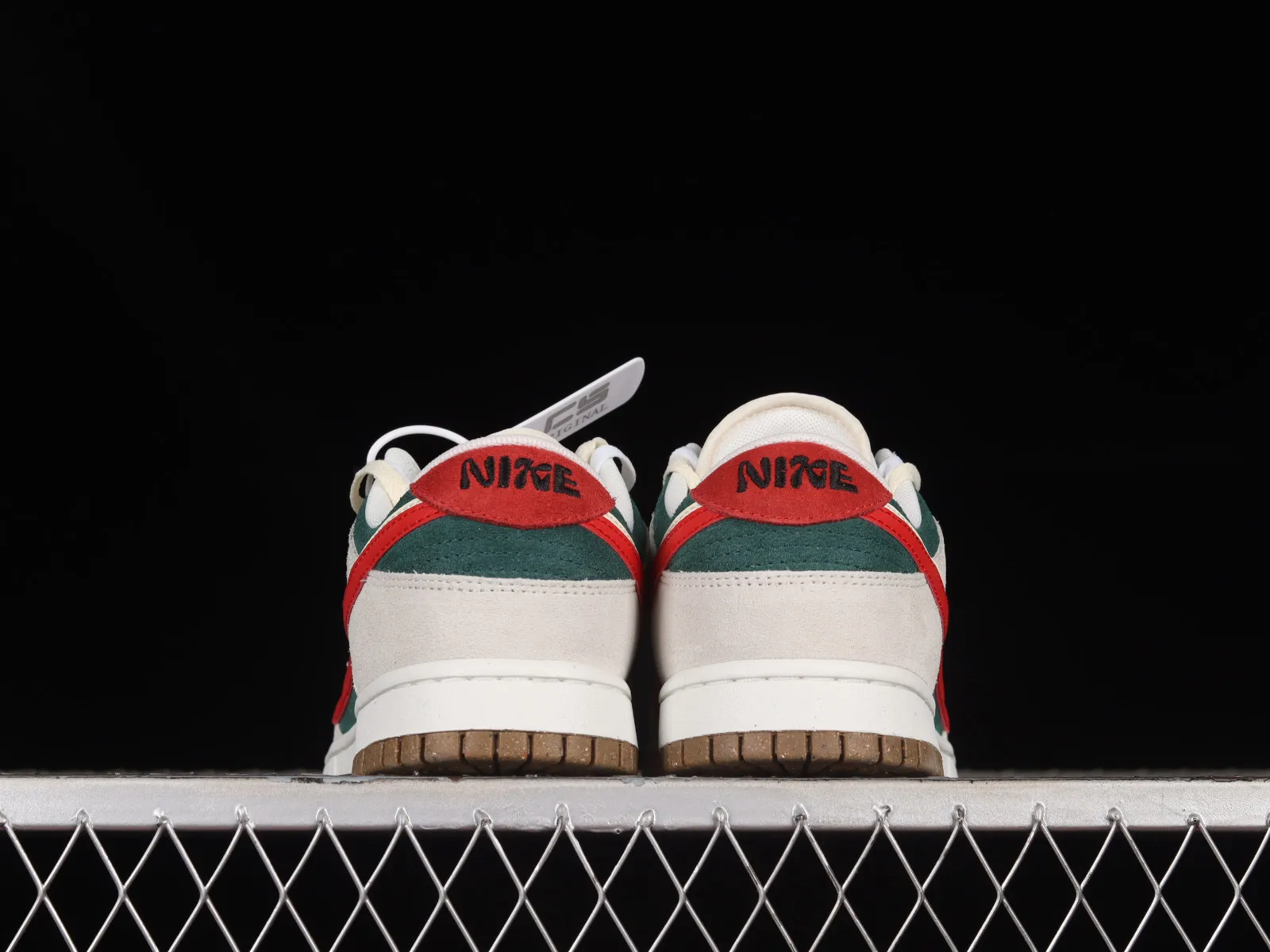 Nike SB Dunk Low SE 85 Sail Green Red DO9457-127