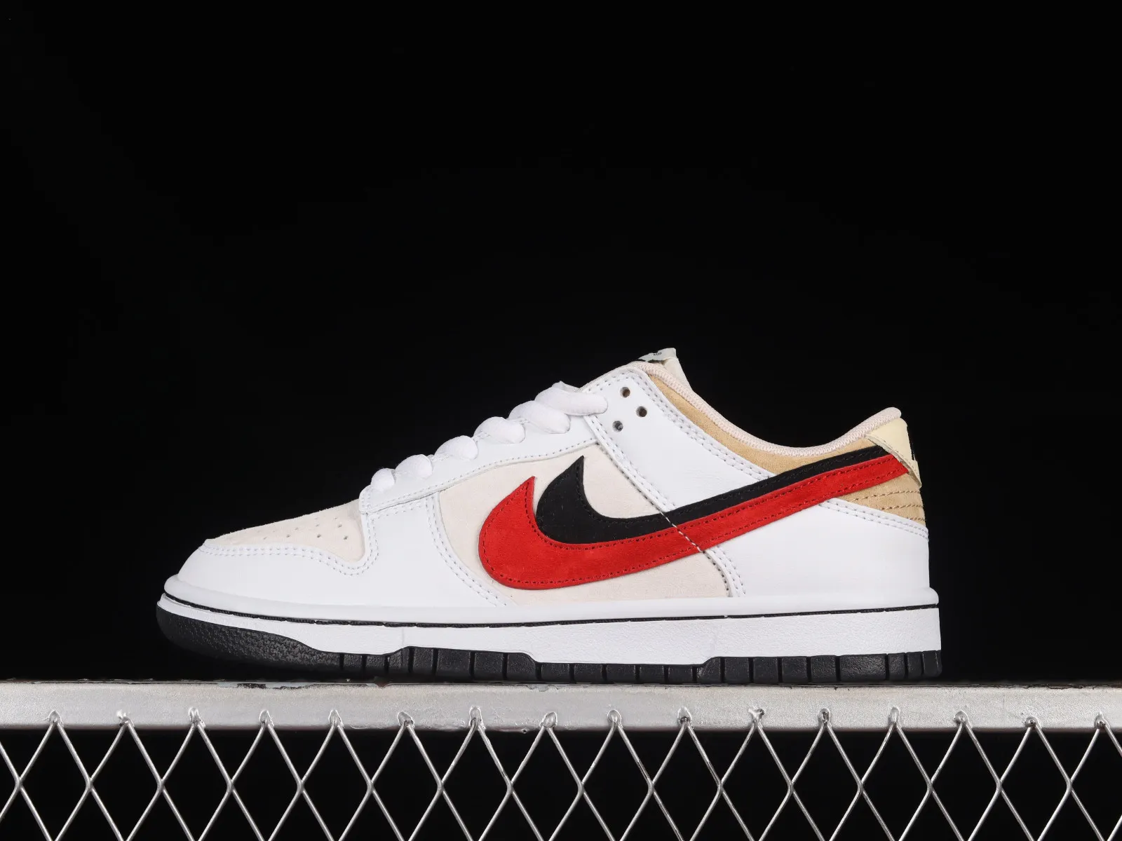 Nike SB Dunk Low White Black Red CT2552-288