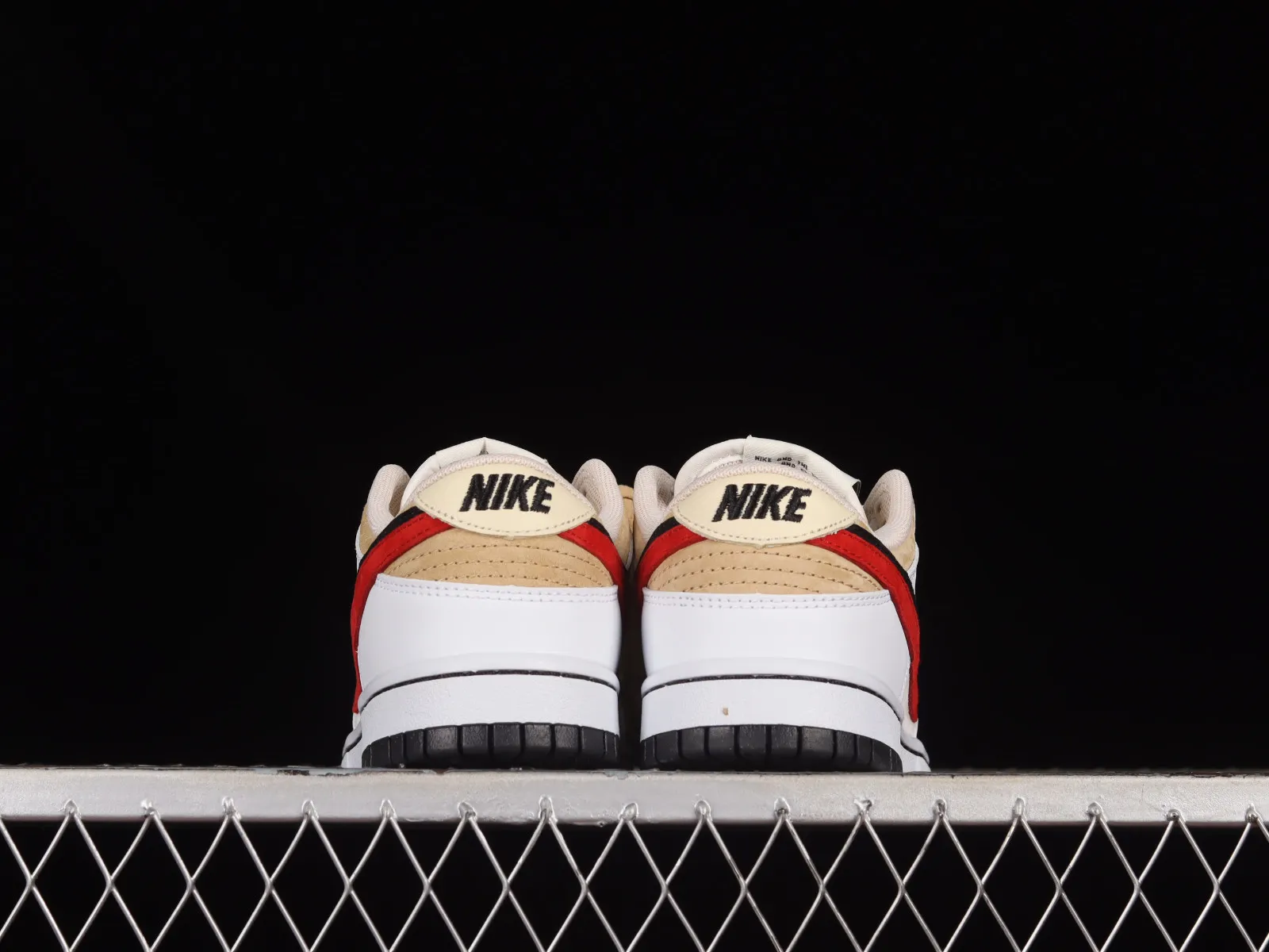 Nike SB Dunk Low White Black Red CT2552-288